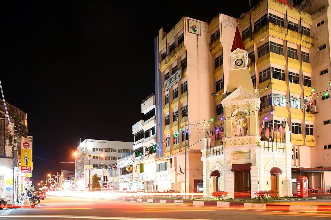 A view of Kota Road in the town of Taiping at night. To the right is the iconic clock tower built by the British that has been standing for generations.