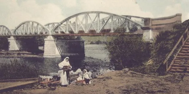 Old Jiu Bridge in Targu Jiu by the turn of the 20th century.