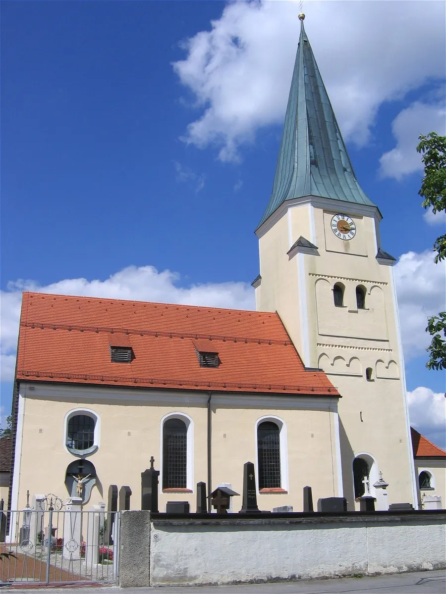 Pfarrkirche St. Johannes der Täufer in Taufkirchen bei München