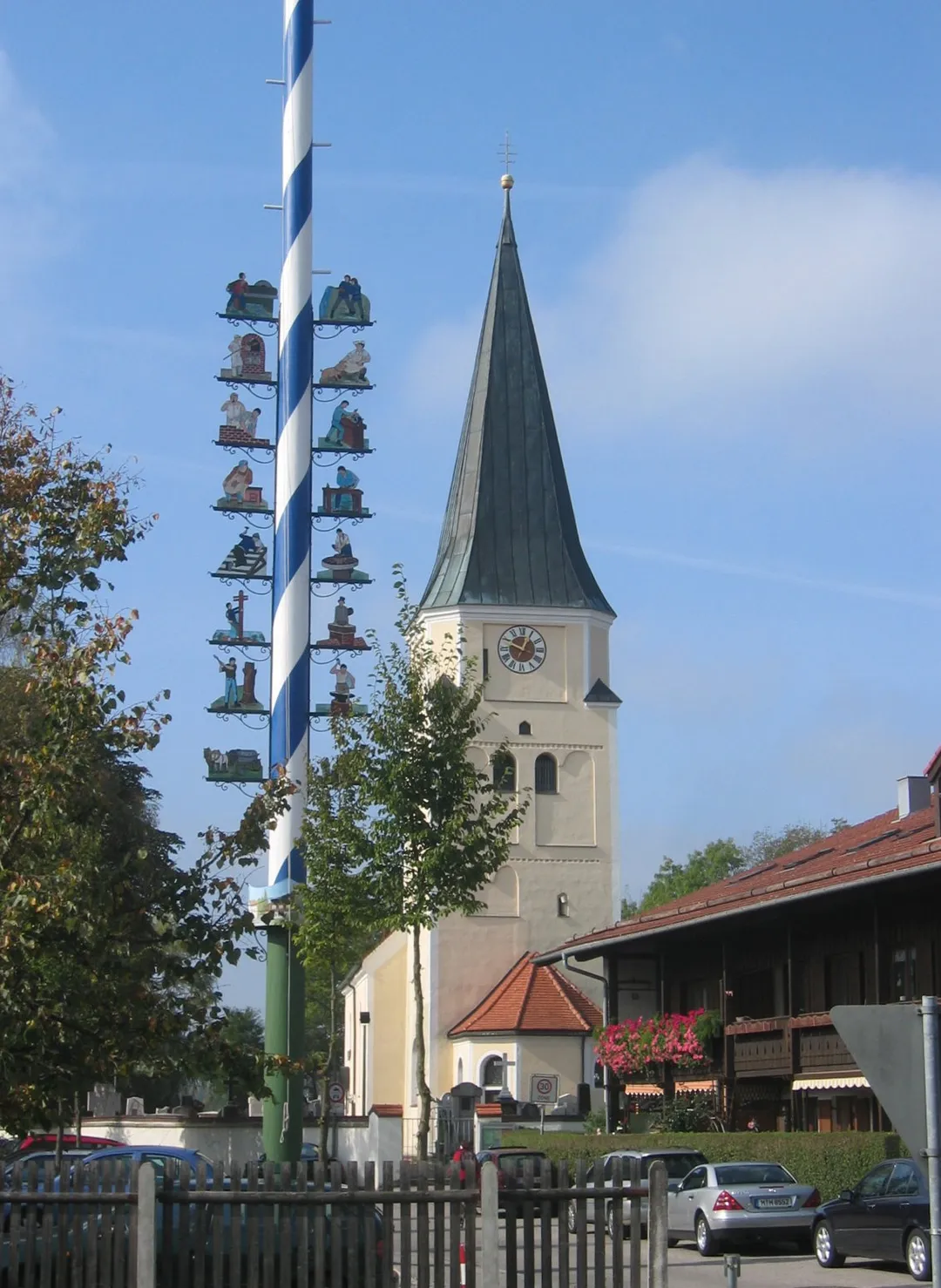 Pfarrkirche St. Johannes der Täufer, Taufkirchen, Deutschland. Selbst fotografiert 8.10.2005