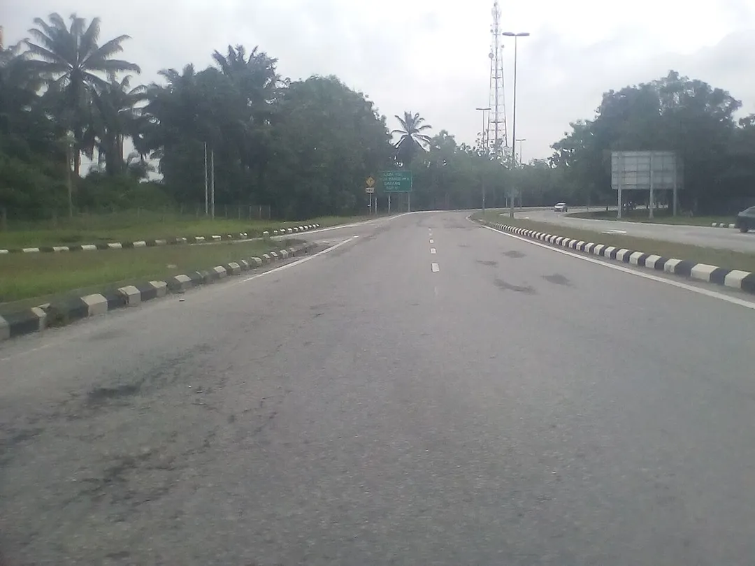 Telok Panglima Garang is a town in Selangor.