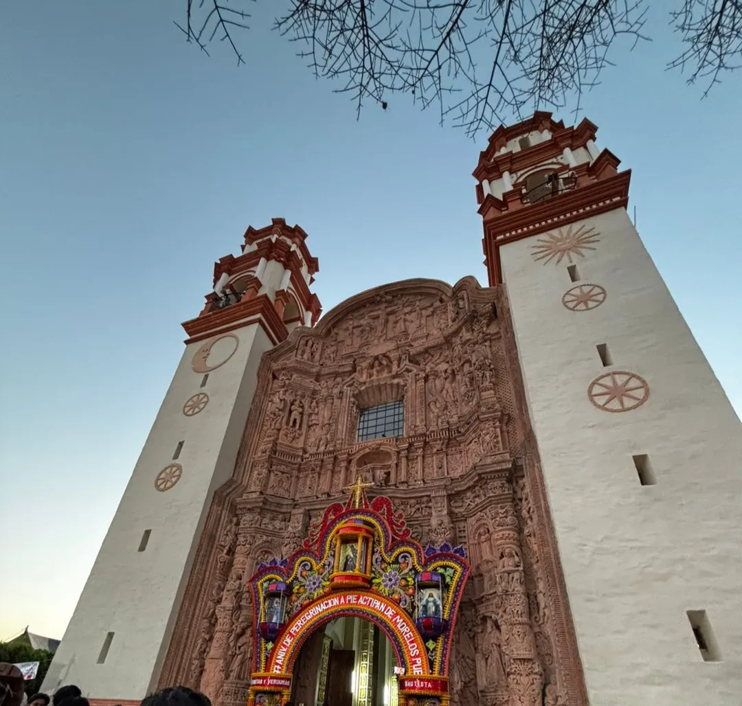 Ubicado en Tepalcingo, Morelos, el santuario del Señor de Tepalcingo, es considerado uno de los más grandes del estado, el cual alberga cada año, durante la festividad religiosa, una gran cantidad de feligreses de distintos estados.