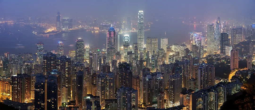 A 26 segment × 3 exposure (78 frames in total) panoramic view of the Hong Kong skyline taken from a path around Victoria Peak.