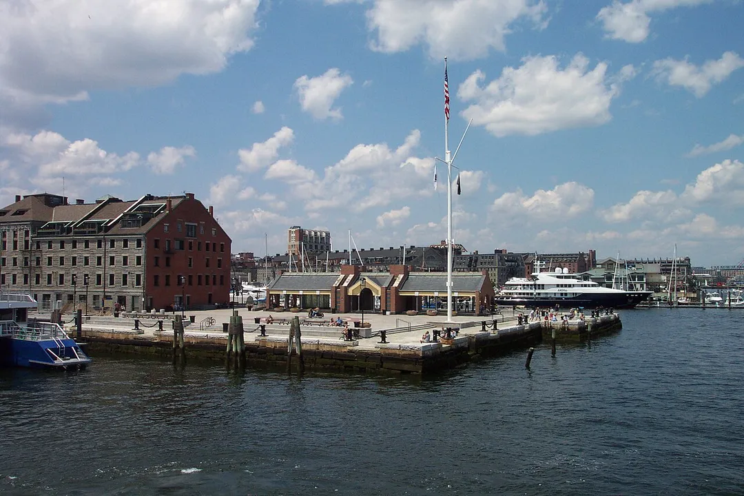 Public plaza at end of Long Wharf in Boston. For more information see the Wikipedia article w:en:Long Wharf (Boston).
