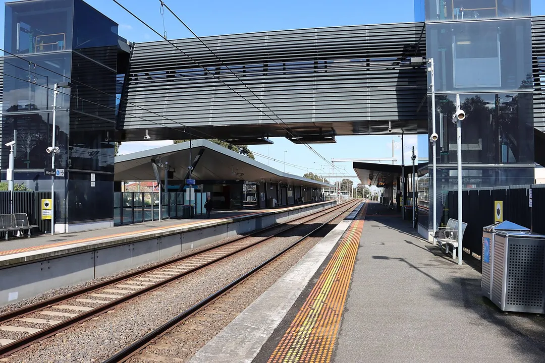Southbound view of Thomastown station from Platform 2 in August 2022. Own work.