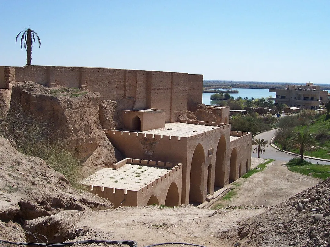 Taken by a US employee at Camp Danger, Tikrit in March 2005.