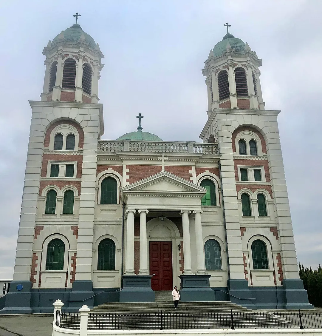 Front view of Timaru's Sacred heart Cathedral
