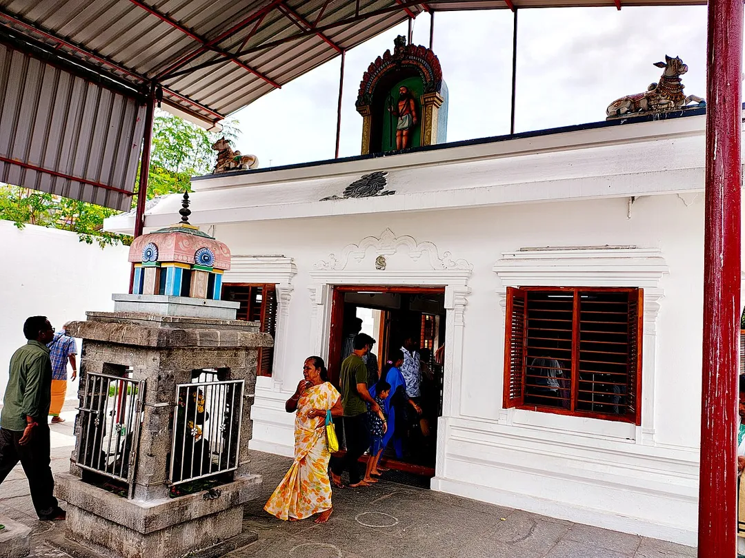 Tiruvottiyur Pattinathar Temple Entrance