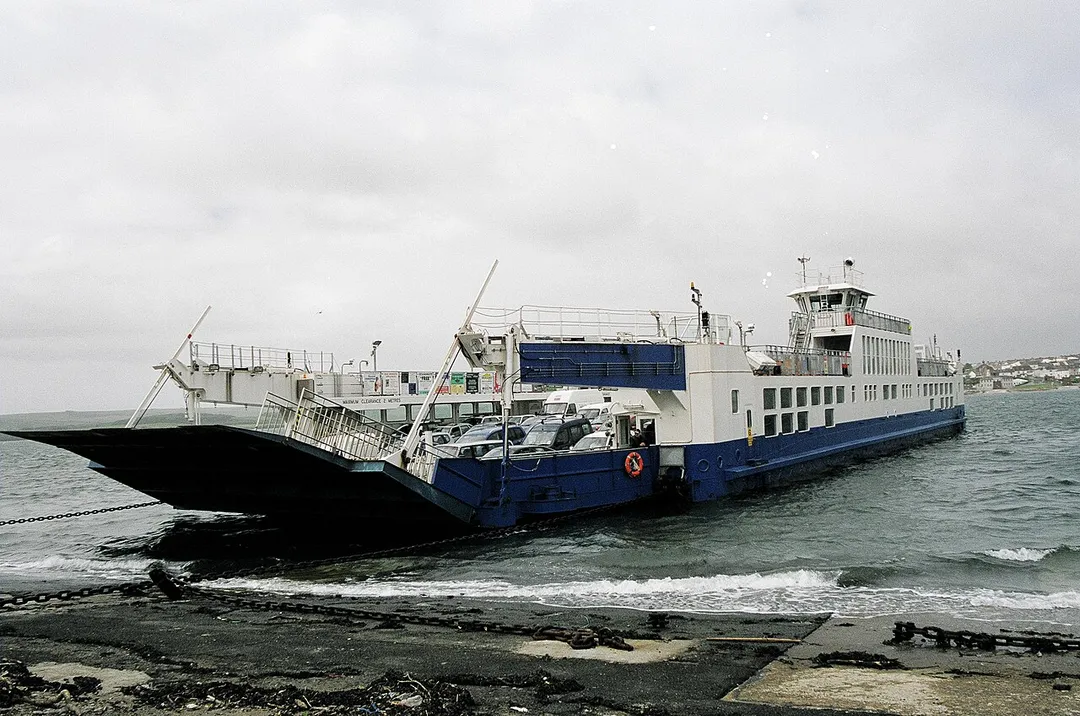 Plym II or Tamar II, one of the 2000s craft providing the Torpoint Ferry service