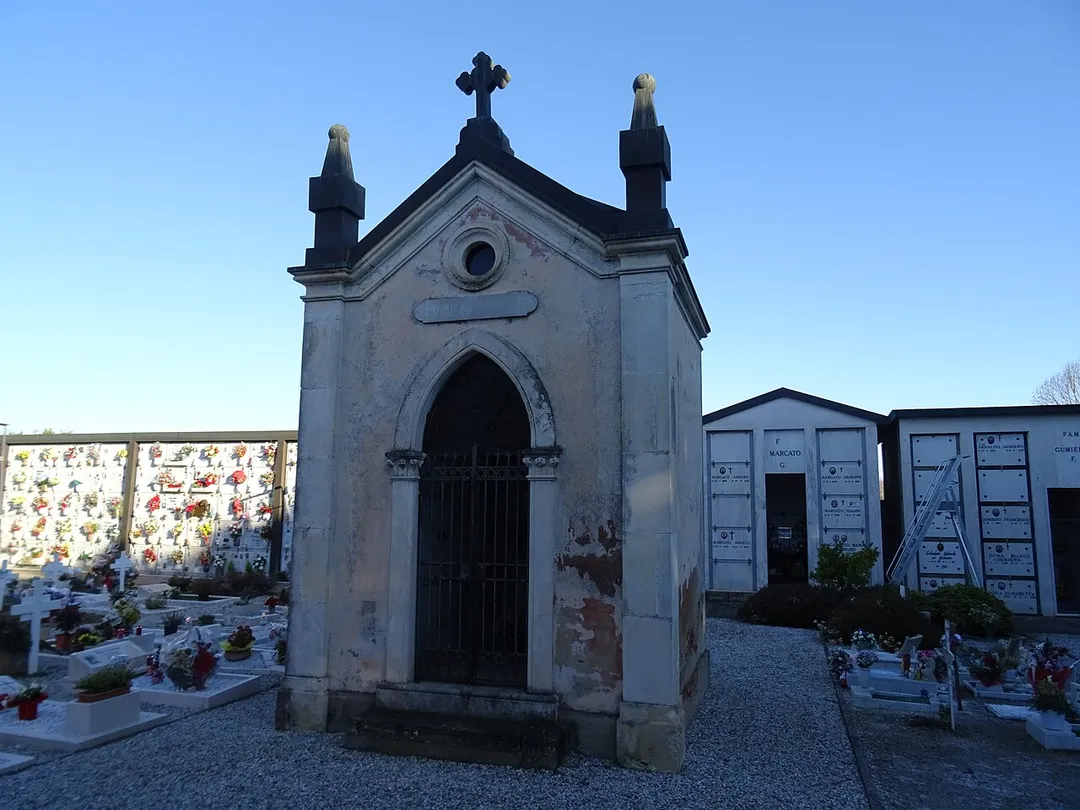 Cemetery of Trebaseleghe (Veneto, Italy) - Chapel