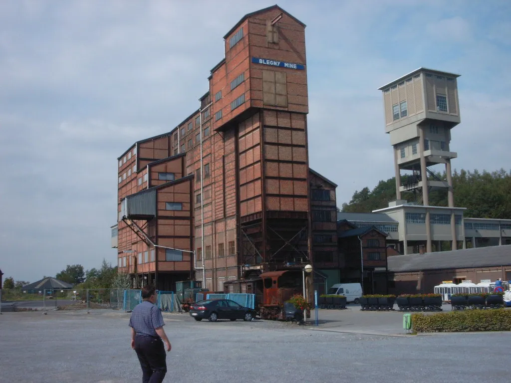 Buildings at Blegny-Mine: at the left is the coal washery, and at right is tower number 1 for coal extraction