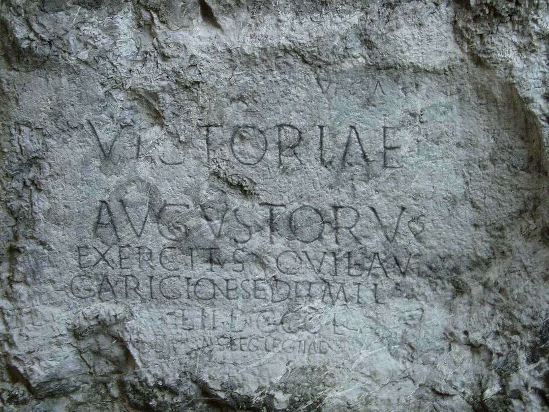To the victory of emperor 
dedicated by 855 soldiers of II. Legion of an army stationed in Laugaricio. Made to order of Marcus Valerius Maximianus, a legate of the Second Auxiliary legion.