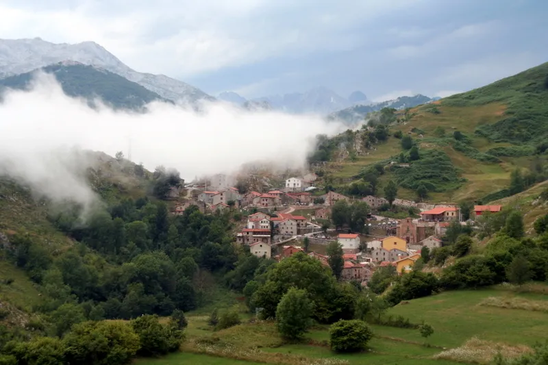 Vista de la localidad de Tresviso, en Cantabria (España).