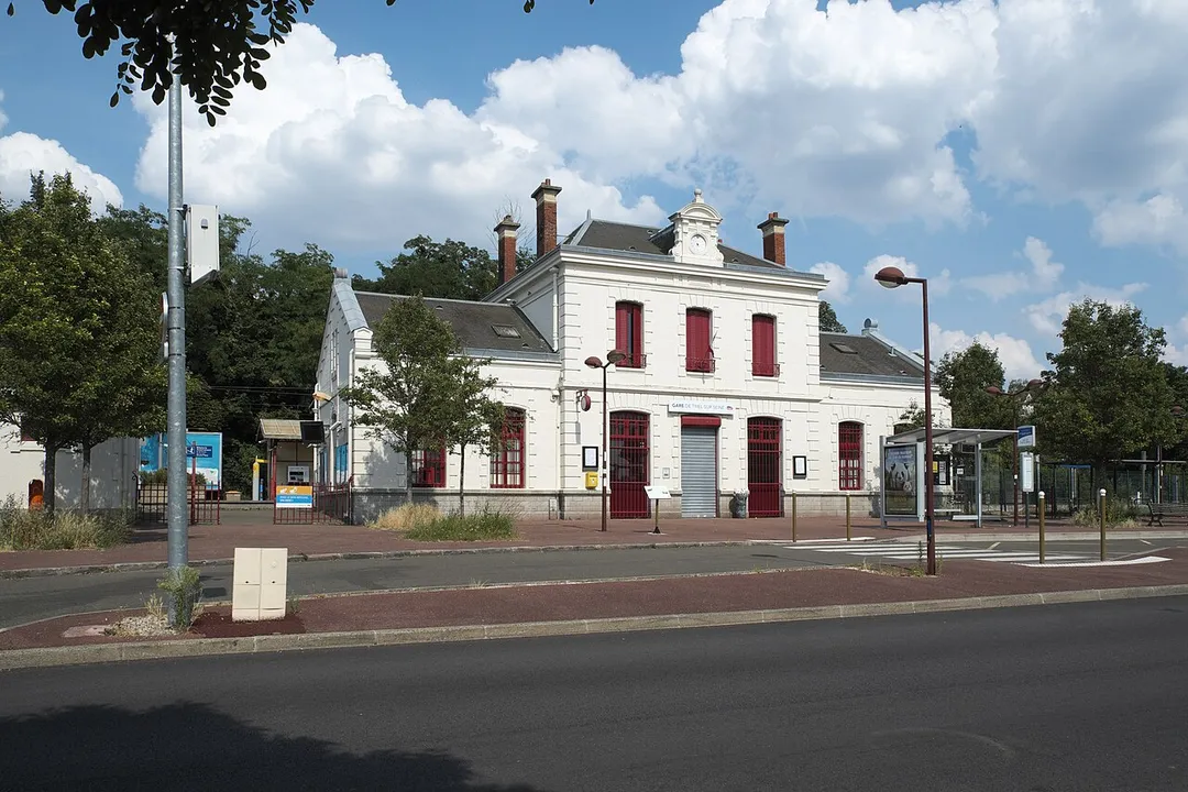 Bahnhof in Triel-sur-Seine im Département Yvelines (Île-de-France/Frankreich)