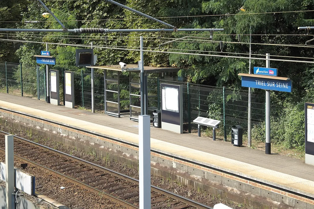 Bahnhof in Triel-sur-Seine im Département Yvelines (Île-de-France/Frankreich)