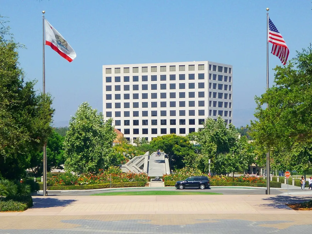 University of California, Irvine's main circle, and view of the University Center. A scene familiar to many people of the UCI.