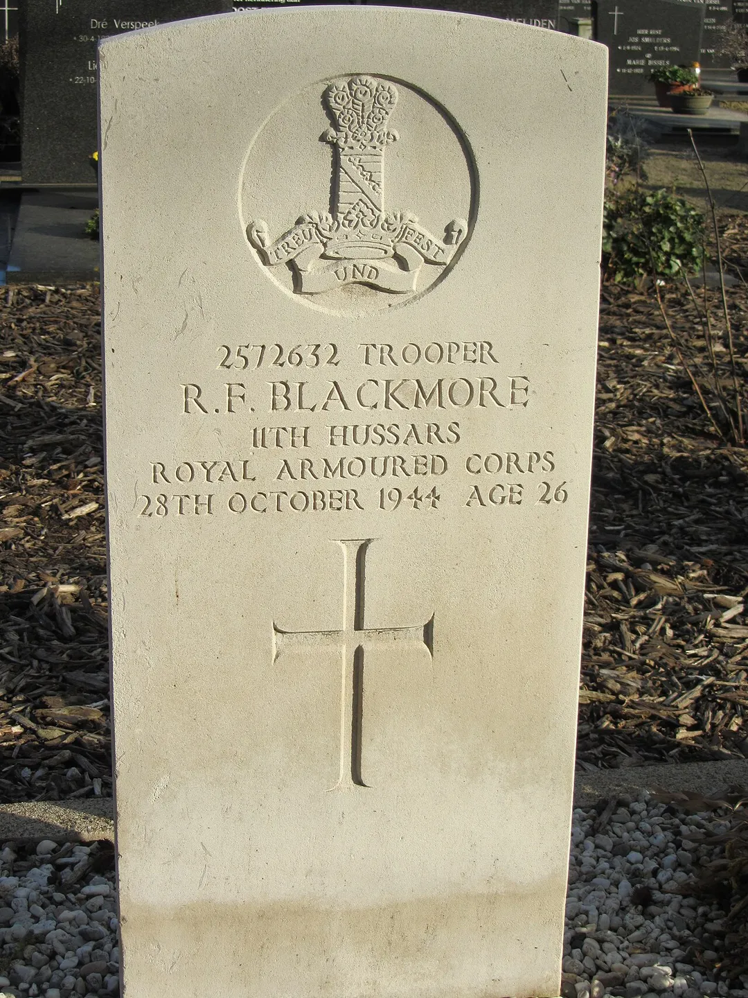 Erehof Udenhout, oorlogsgraf R.F. Blackmore