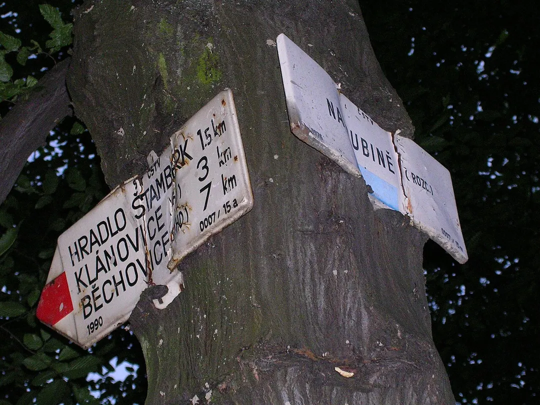 Újezd nad Lesy, Prague, the Czech Republic. Hiking fingerpost "Na Dubině" (jižní) in Klánovice forest.