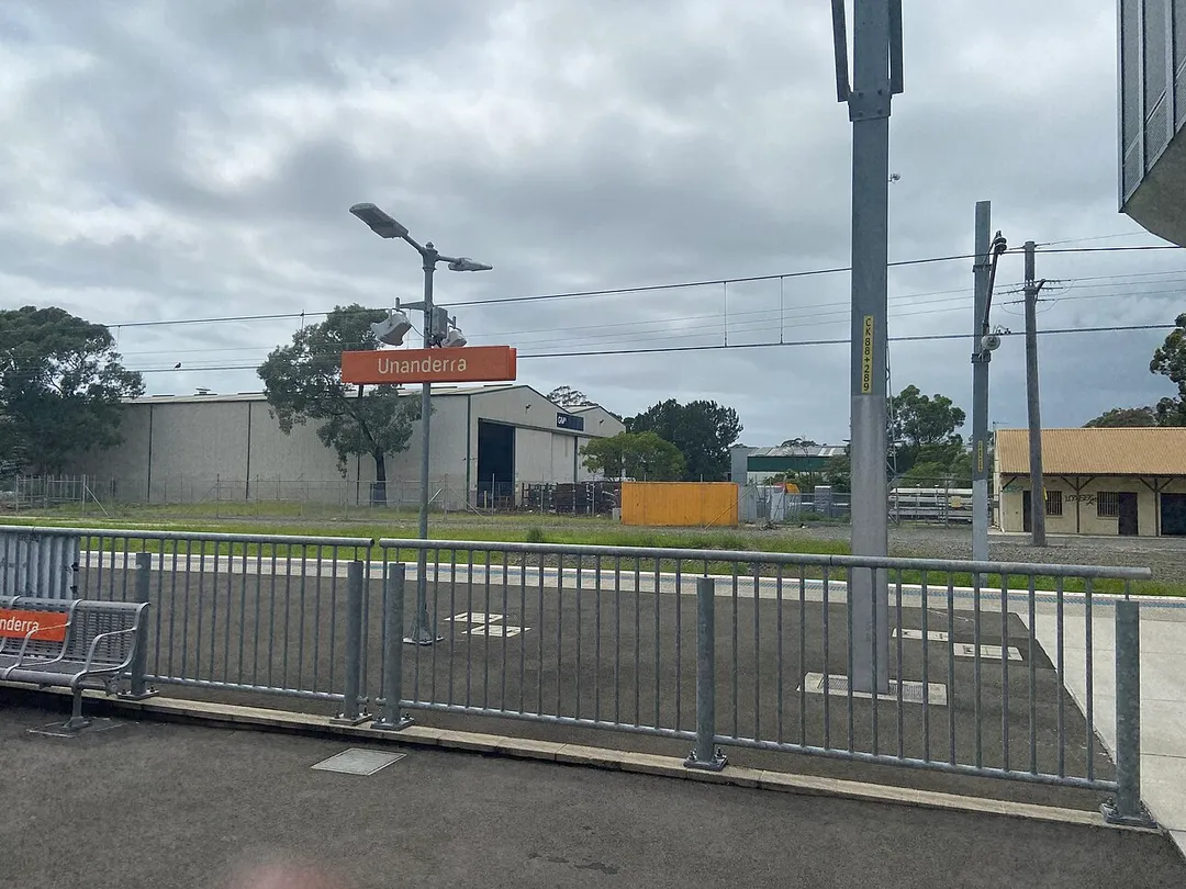 Photo of Unanderra railway station, taken during January 2025