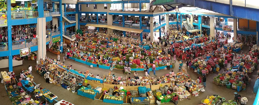 An interior photograph of the new market in Urubamba, Perú.