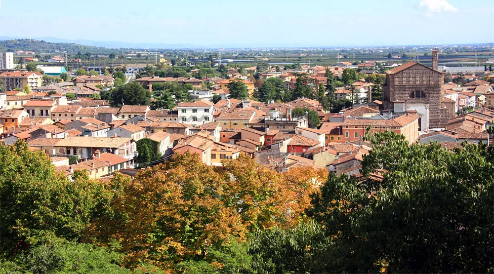 Panorama di Valeggio sul Mincio dal castello scaligero