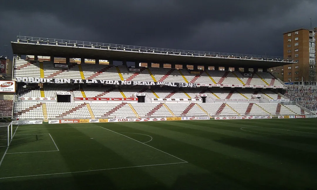 Photo Vallecas Football Stadium taken minutes before the game Betis - Lightning
Vallecano of the season 2010 - 2011 Spanish Second Division. This picture is
the first with the new image of the stadium as during the previous week

perimeter fences removed.