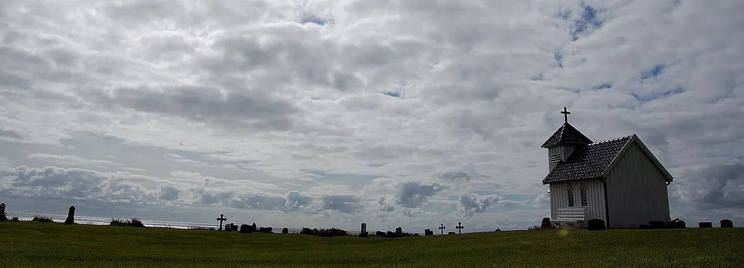 Varhaug kapell og gamle kyrkjegard
