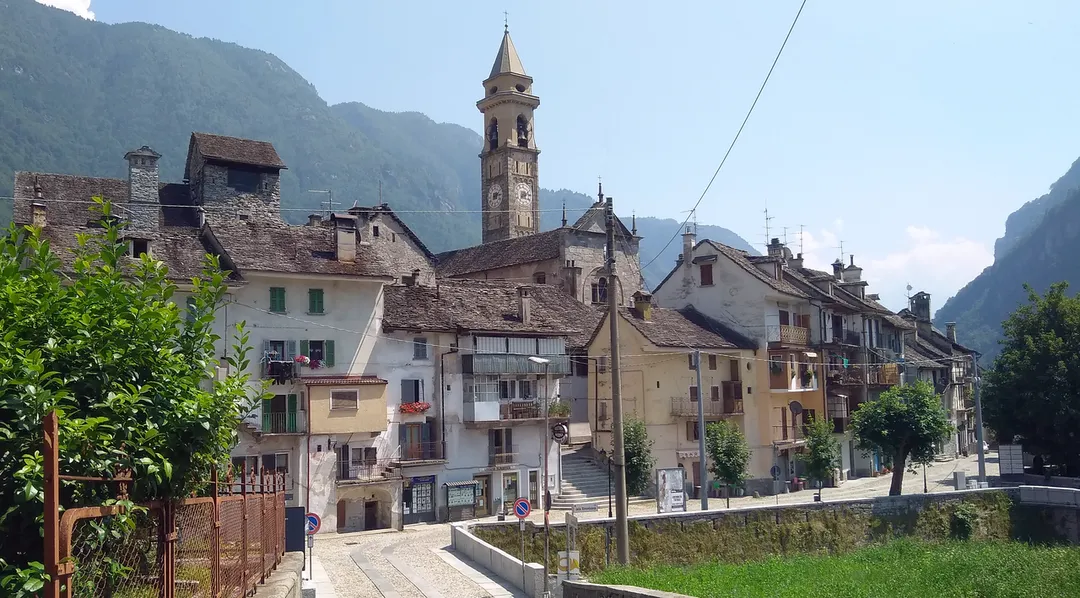 Varzo (VB): panorama del capoluogo