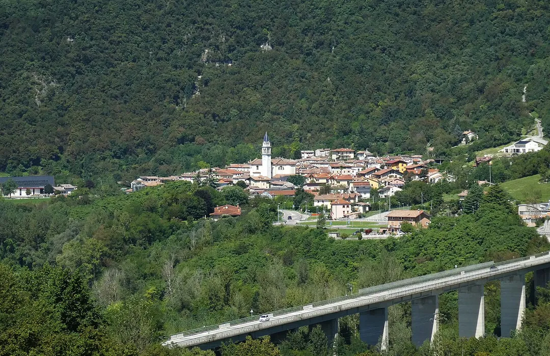 Photo of Vas