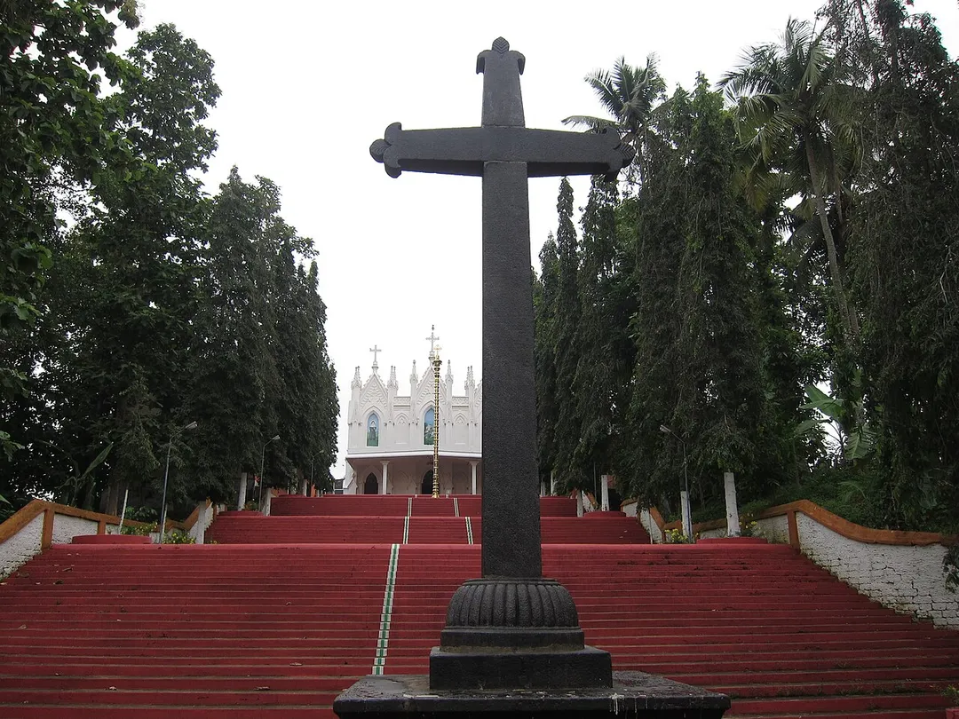 St: George Forane Syro-Malabar Church, Vazhakulam, Kothamangalam Eparchy, Vazhakulam-Pandappilly Road,
Muvattupuzha, Ernakulam District 

സെന്റ് ജോർജ് ഫൊറോന സീറോ മലബാർ പള്ളി, വാഴക്കുളം, കോതമംഗലം രൂപത, വാഴക്കുളം-പണ്ടപ്പിള്ളി വഴിയിൽ, മുവാറ്റുപുഴ, എറുണാകുളം ജില്ല