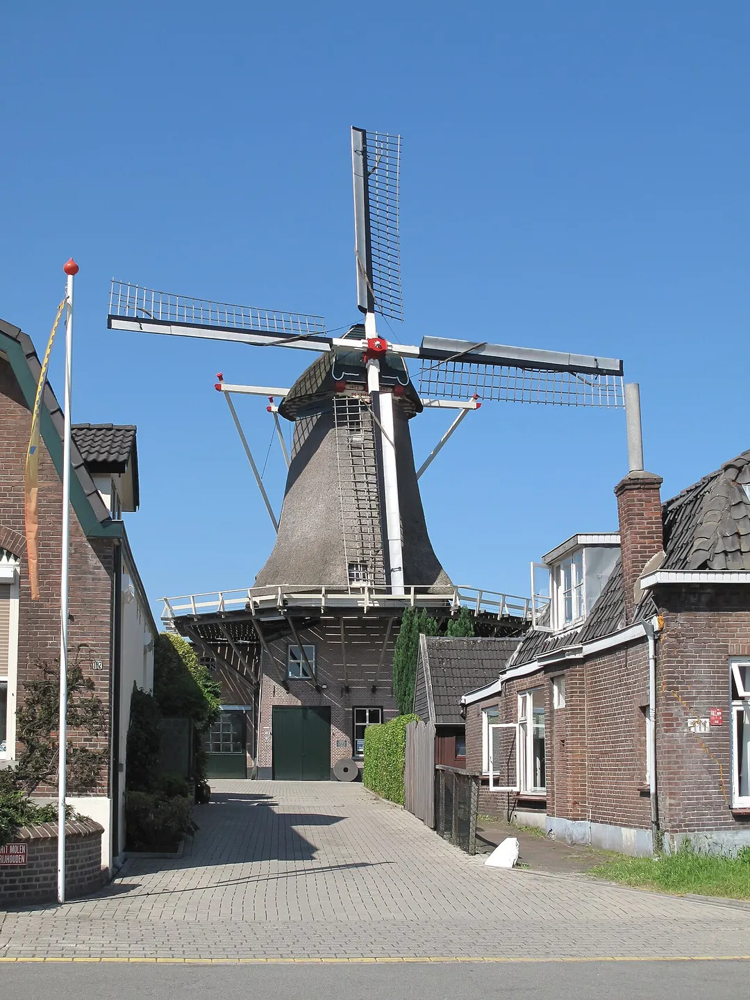 Veenendaal, windmill: stellingmolen de Vriendschap