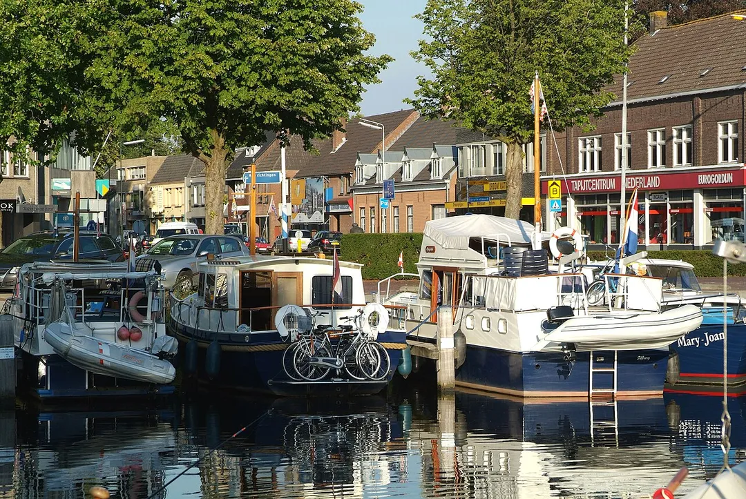 De oude haven, tegenwoordig jachthaven/recreantenhaven, in het centrum van Veghel.