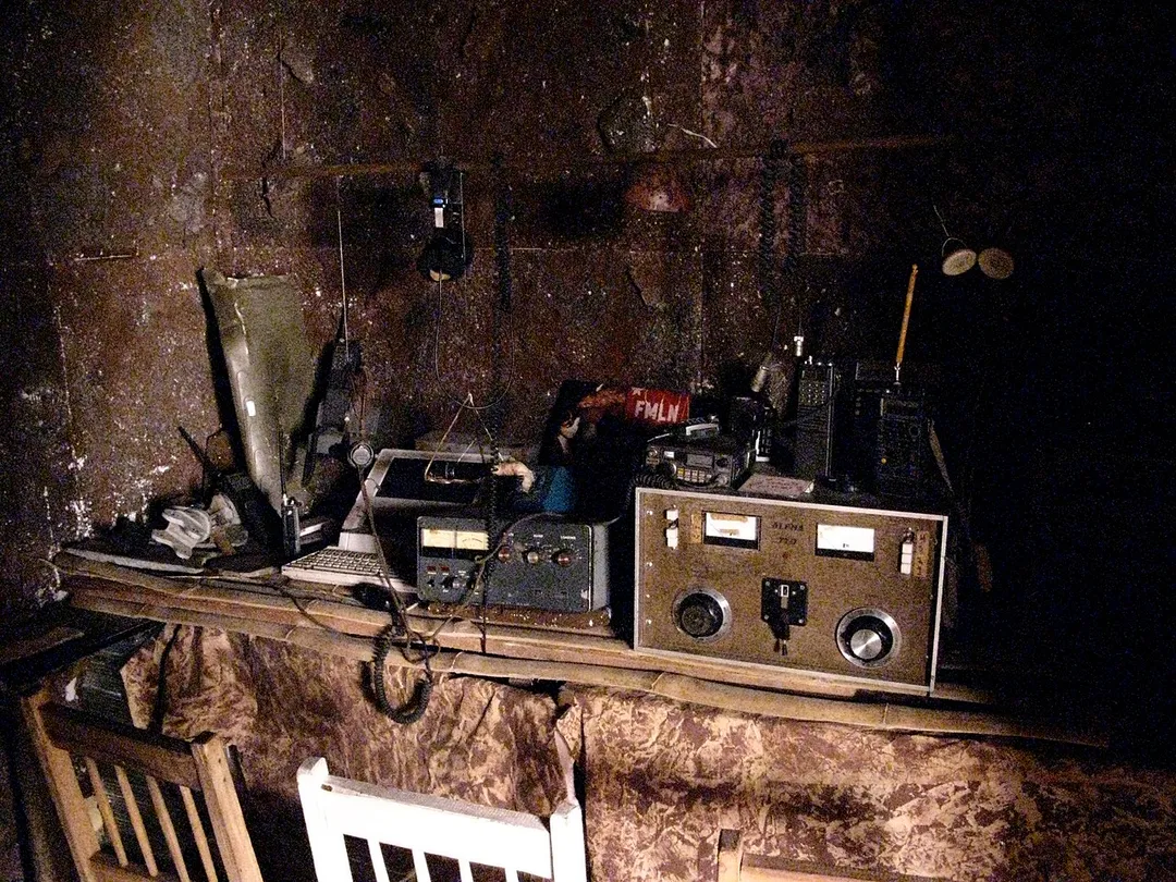 A reconstruction of Radio Venceremos, at the Museo de la Palabra y Imagen, San Salvador