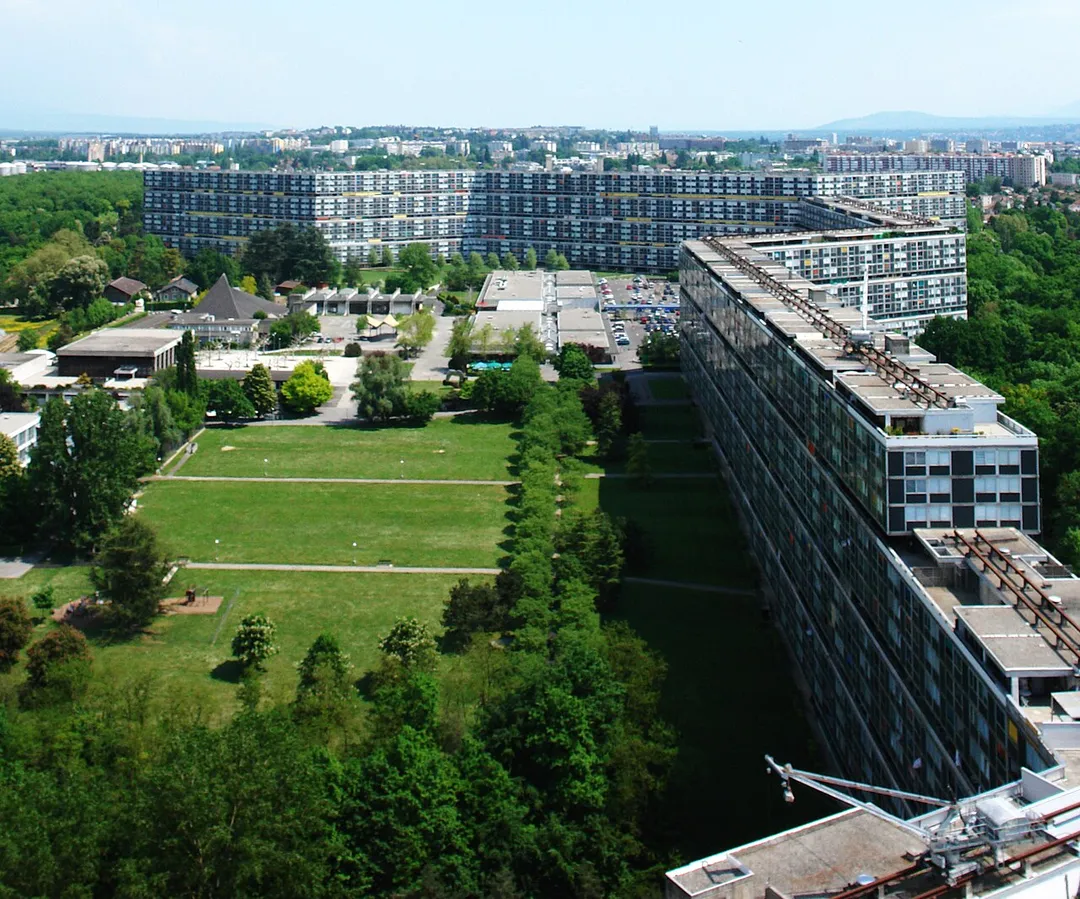 Cité du Lignon, large residential estate, Aire, 1962-71 in Geneva Switzerland, Architect: Georges Addor, The elongated residential belt