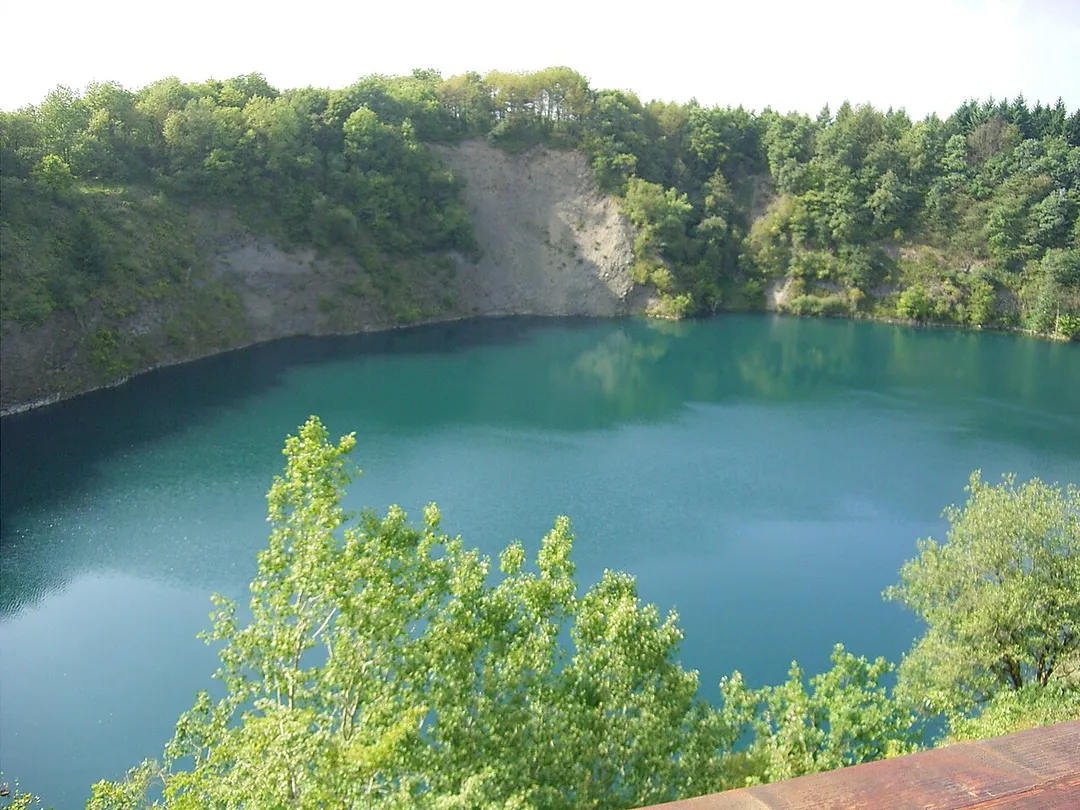 Willscheider Berg in Vettelschoß, Kratersee