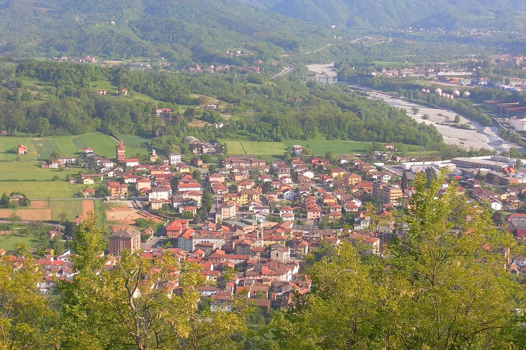 Vista di Vignole Borbera da Monte Spineto.