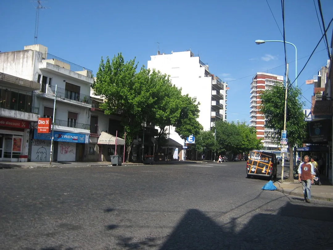 Triumvirato Avenue, Villa Ortúzar, Buenos Aires.