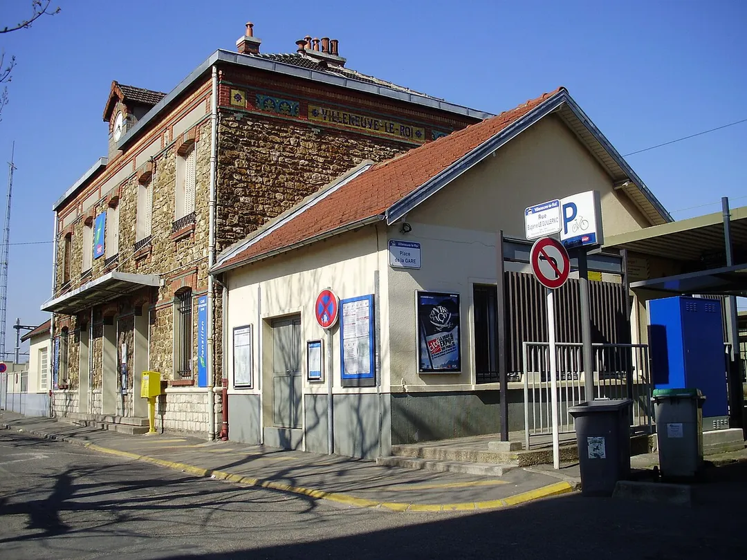 Building of the Villeneuve-le-Roi station, Val-de-Marne, France