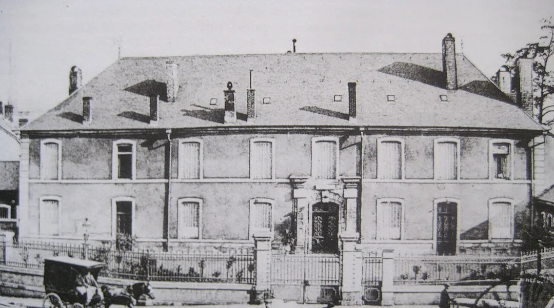 DescriptionChateau Villerupt.jpg

chateau Villerupt



Date

6 August 2011



Source

collection personnelle



Author

Aimelaime



Permission(Reusing this file)



Public domainPublic domainfalsefalse





I, the copyright holder of this work, release this work into the public domain. This applies worldwide.In some countries this may not be legally possible; if so:I grant anyone the right to use this work for any purpose, without any conditions, unless such conditions are required by law.