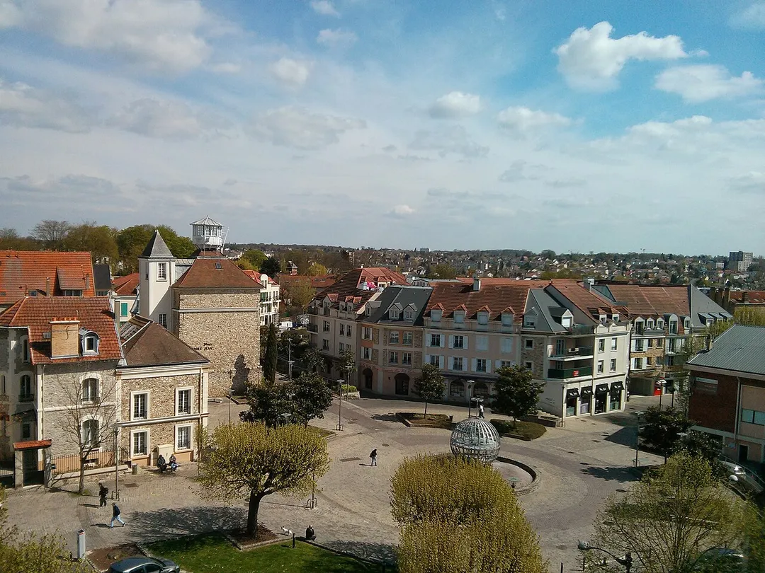 Place Rémoiville in the old city centre of Villiers-sur-Marne, France