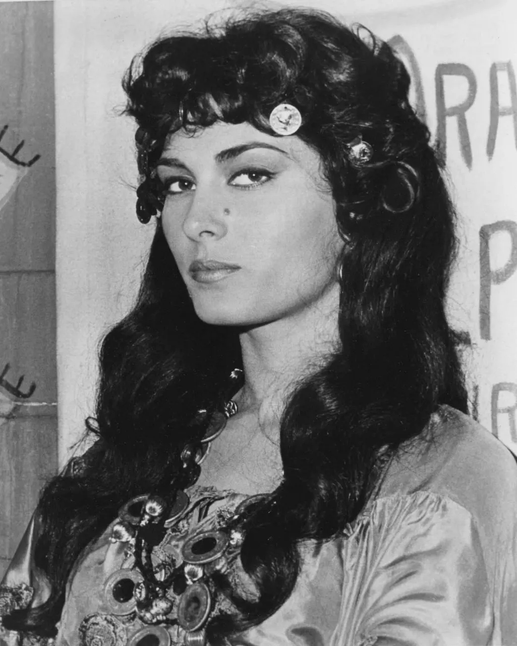 Press photo of actress Vitina Marcus in the episode "The Day of the Wizard" of the Western television series The Travels of Jaimie McPheeters (1964)
