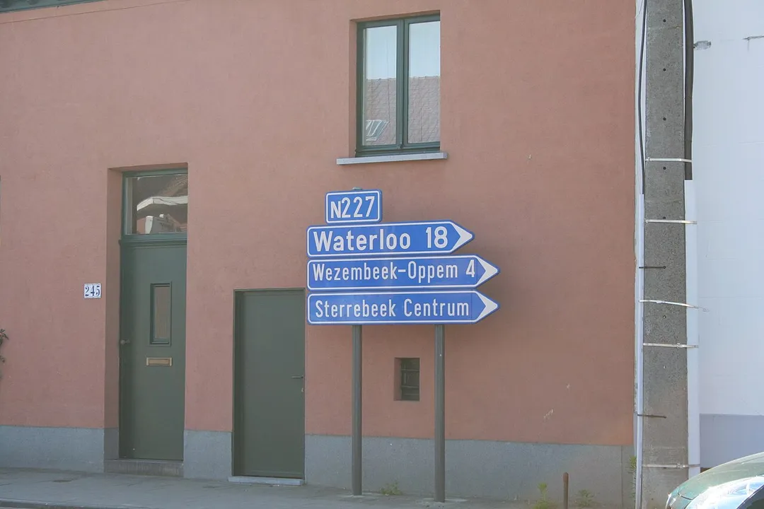 Photo d'un panneau de la N227 à Sterrebeek