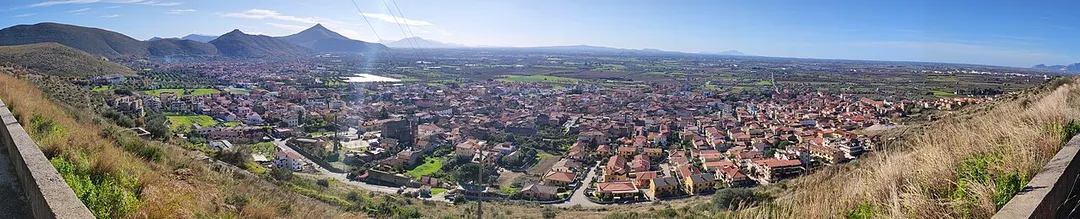 Questa è una foto scattata da me in cui riprendo con una panoramica tutta Vitulazio