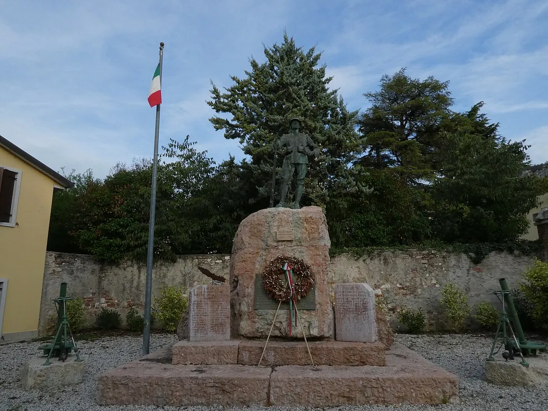 Volargne (Dolcè, Veneto, Italy) - War memorial