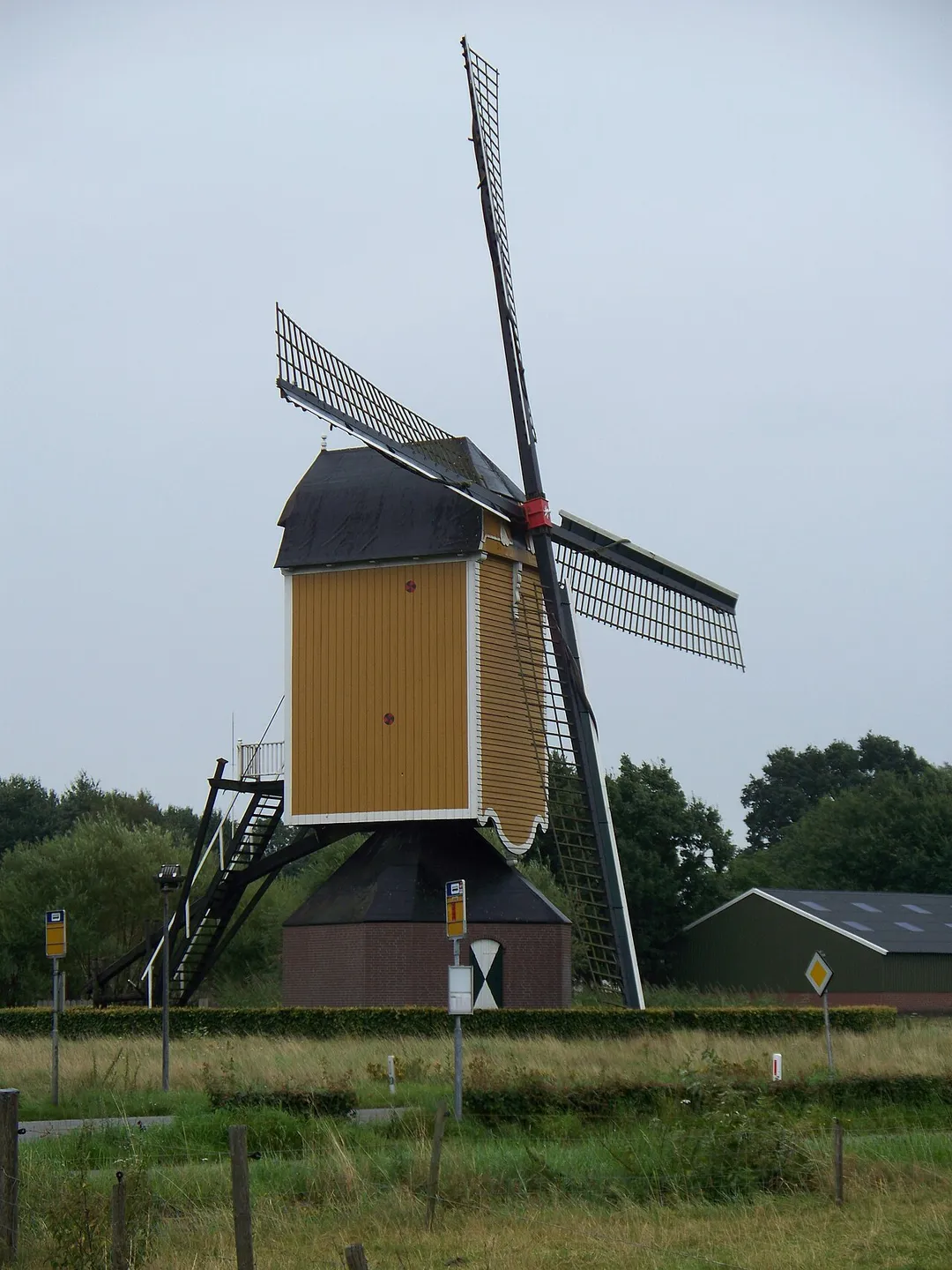 Standerdmolen De Neije Kreiter te Volkel, Brabantstraat