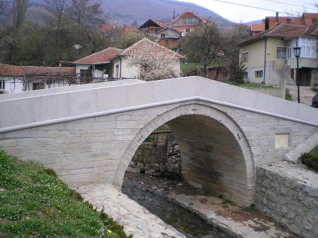 Η "Λευκή γέφυρα" στην πόλη Βράνιε της Σερβίας