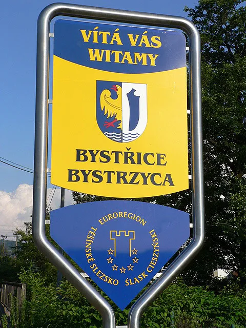 Description: Bilingual (Czech and Polish) welcome sign in Bystřice (Bystrzyca), Czech Republic

Date: 12 July, 2006
Camera: Panasonic DMC-FZ20
Author: Czesil (my friend)