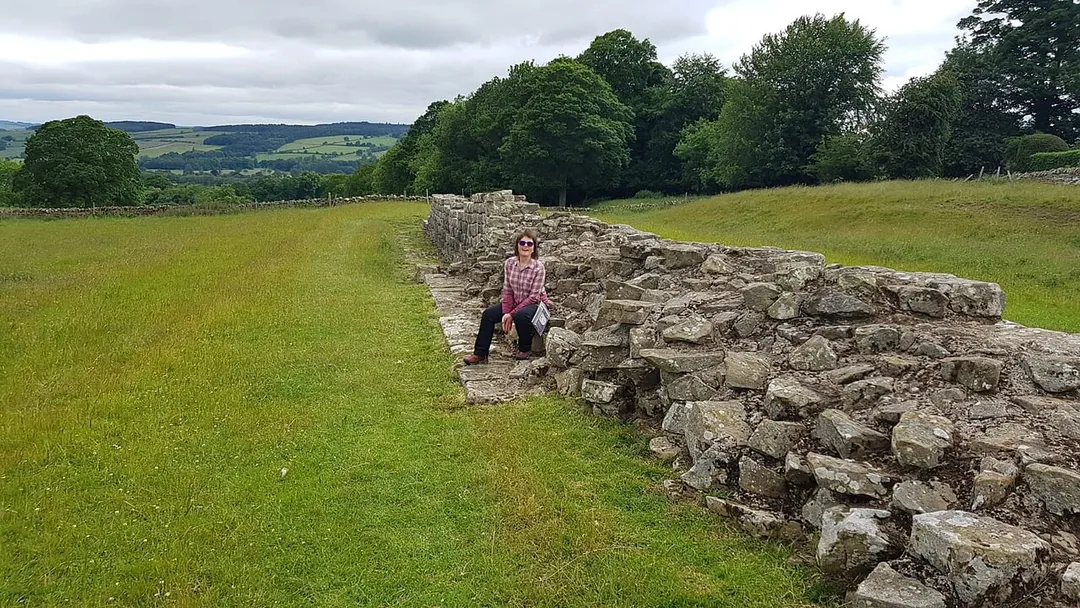 Hadrian's Wall was planned to be ten feet wide at the base, and large elements of the base at least was constructed to this standard. During construction this was narrowed to eight feet, this shows the junction.