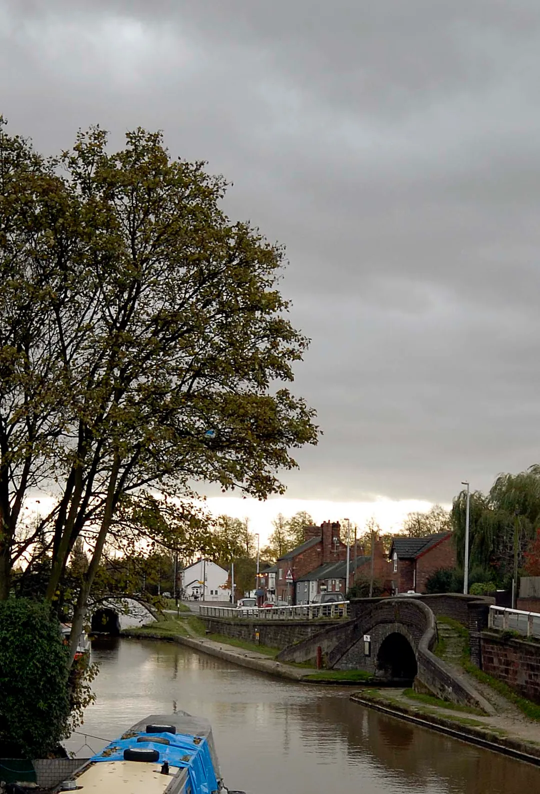 Photograph of junction between Wardle Canal and Trent and Mersey Canal, Middlewich, Cheshire.