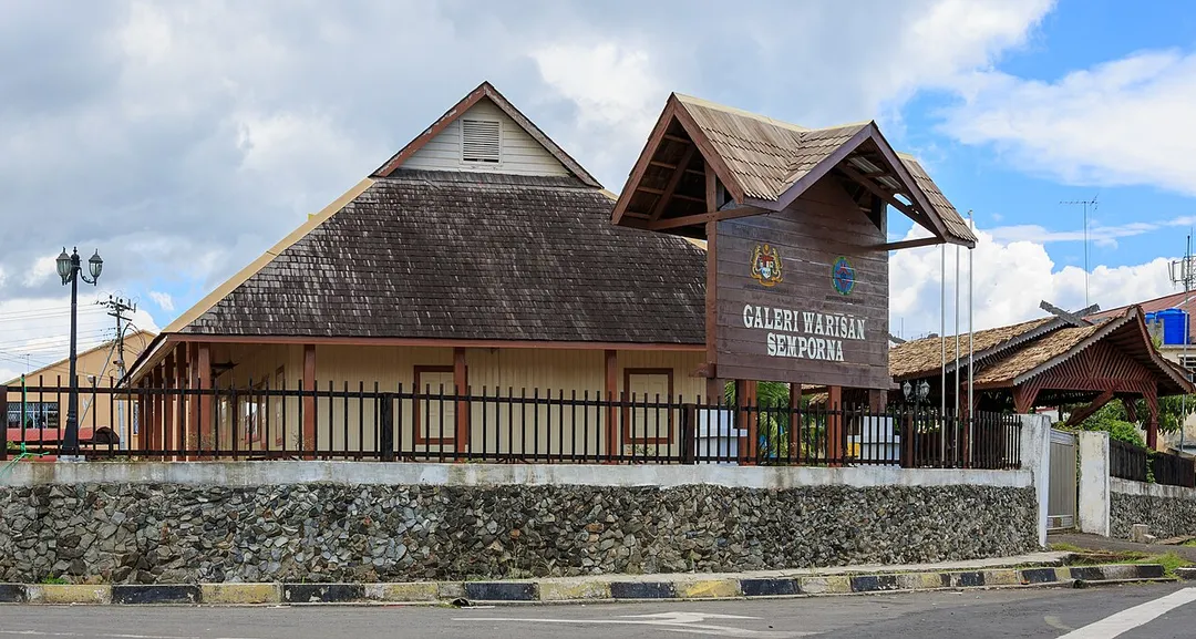 Semporna, Sabah: Galeri Warisan Semporna - the first District Office of Semporna. Today a museum.
